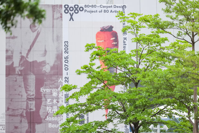 Outdoor advertising in Shenzhen